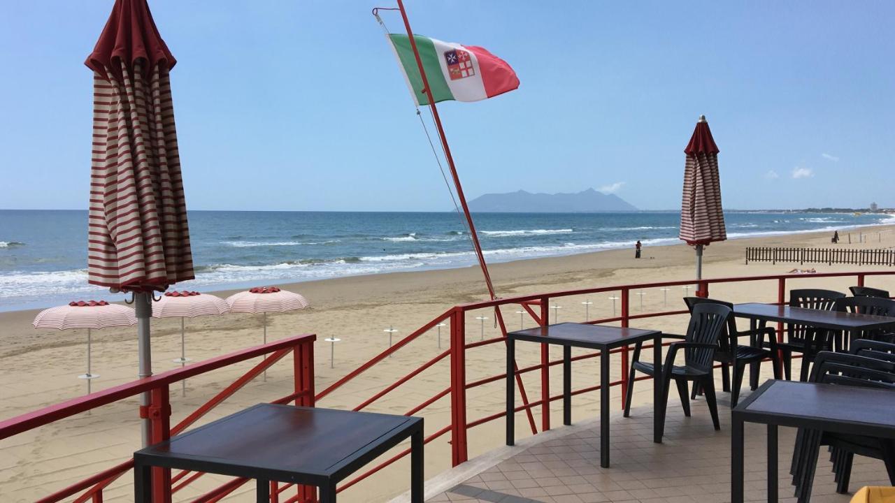 Вилла Beach Holiday Террачина Экстерьер фото