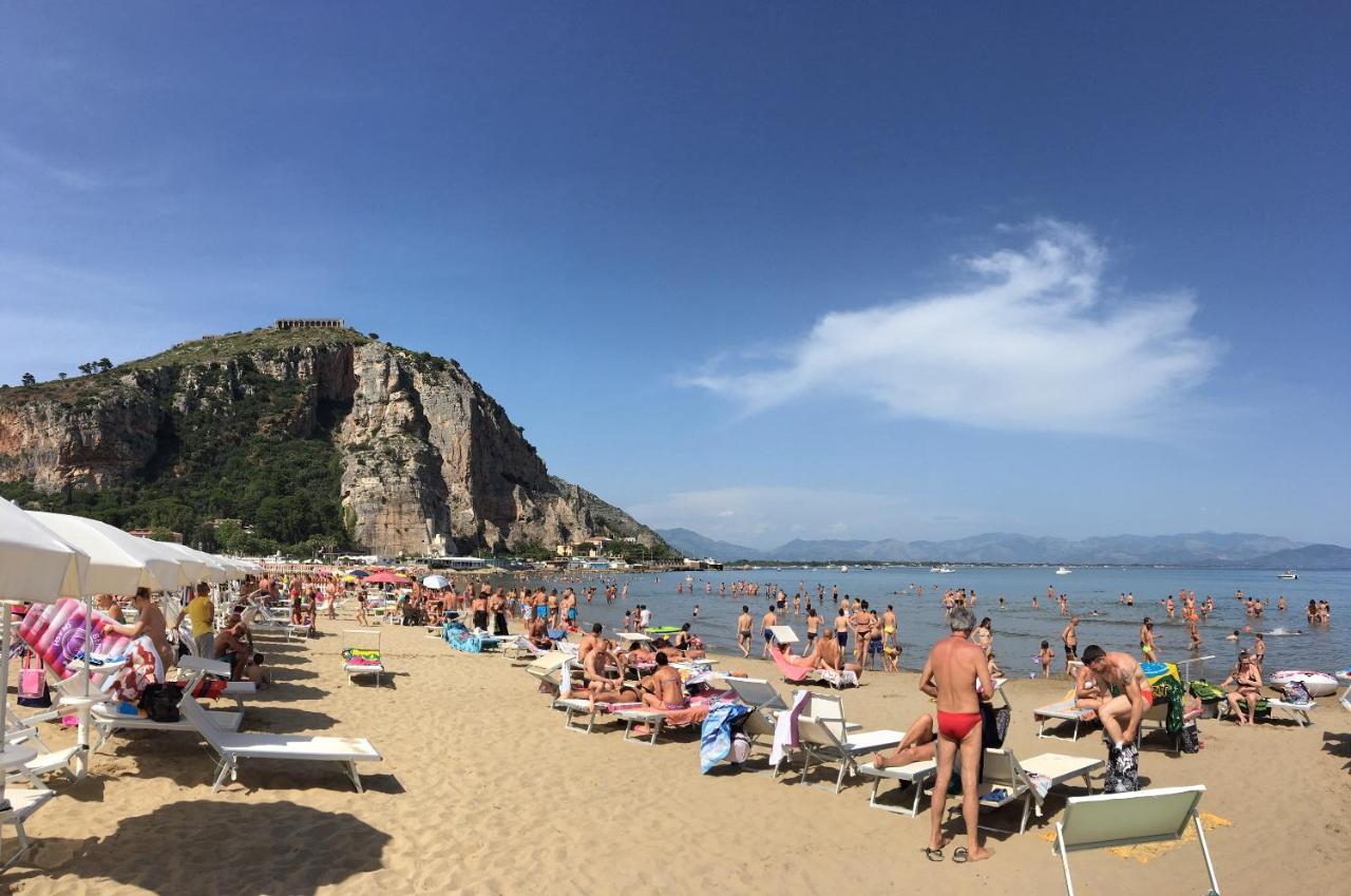Вилла Beach Holiday Террачина Экстерьер фото